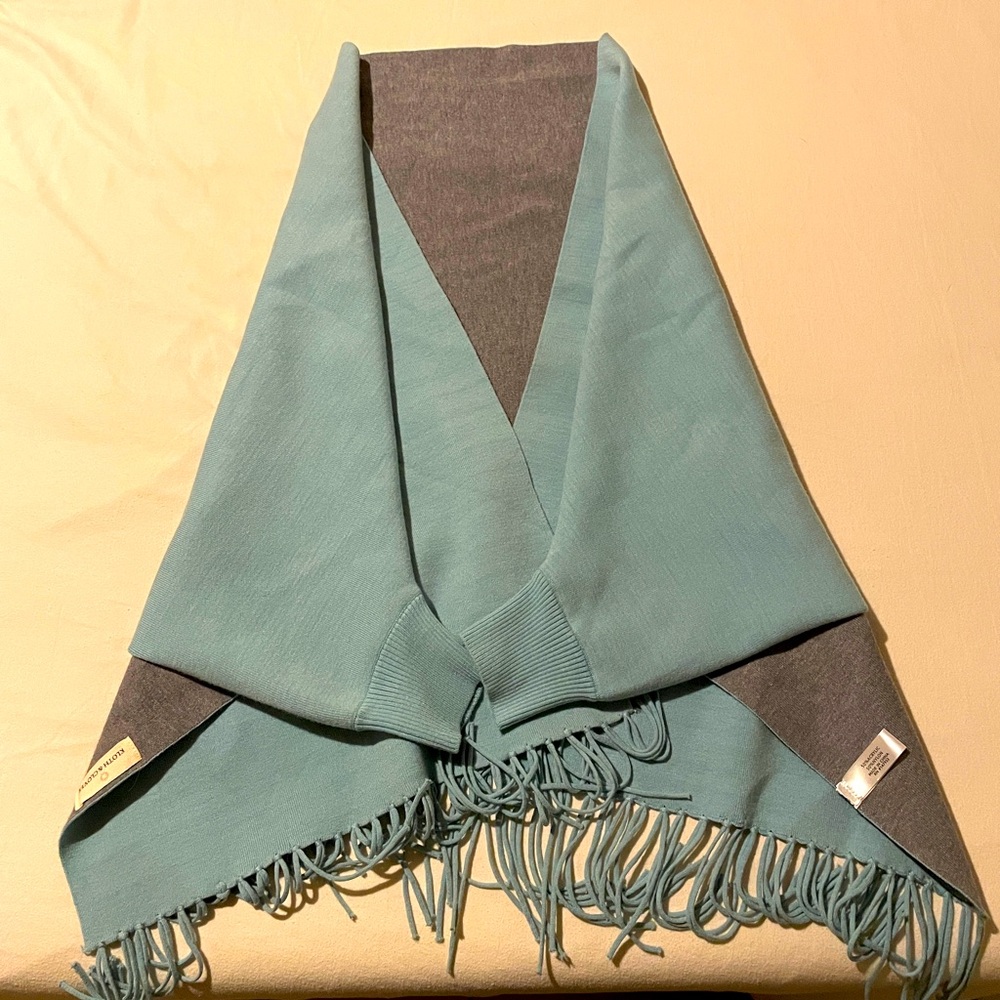 Kloth & Clover sleeved cloak